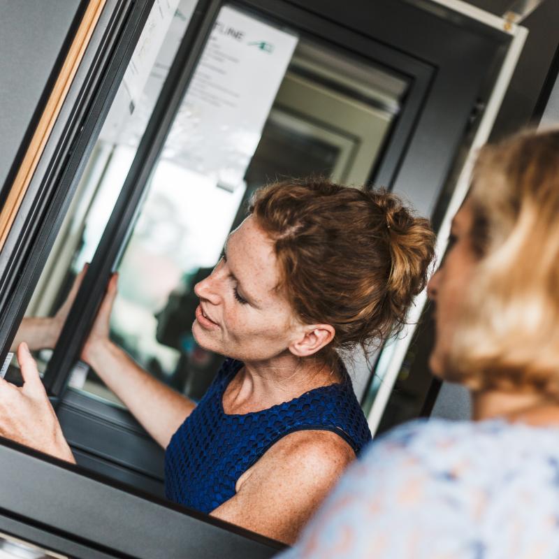 Onze houten ramen en deuren moet je voelen.
