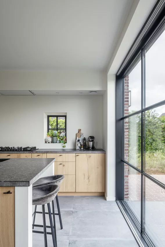 steellook houten schuifraam met low-step dorpel